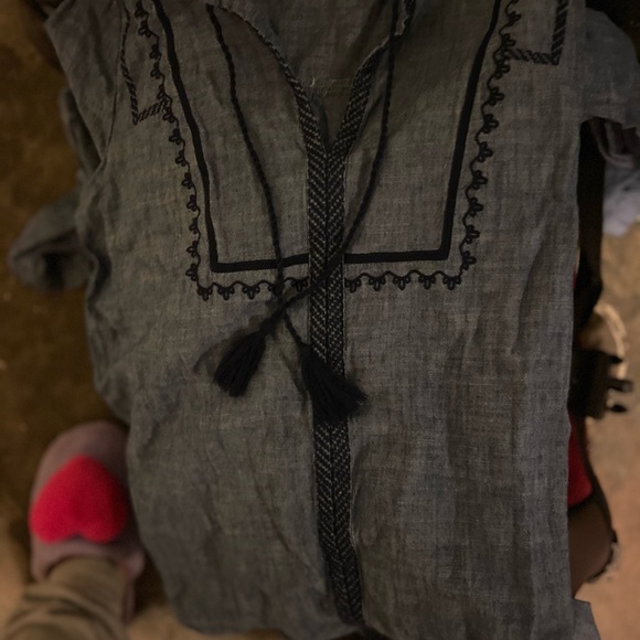 Jean abstract embroidery around collar - Picture 3 of 6